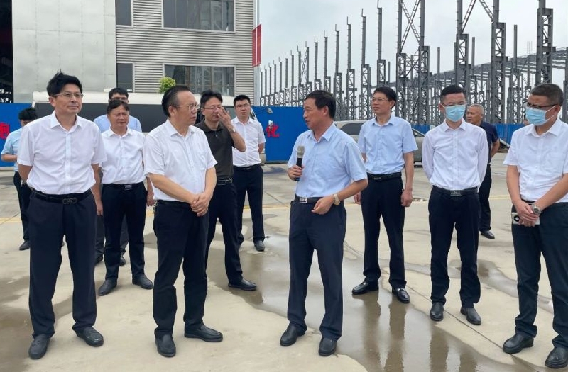 南通市人大常委会副主任黄卫成率队到江苏91精品国产一区二区三区动漫集团调研