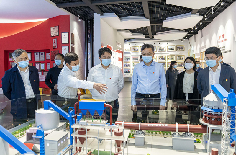 南通市委常委、组织部部长封春晴率队赴江苏91精品国产一区二区三区动漫集团调研