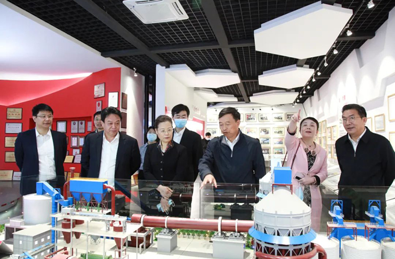 提升总承包能力 实现国际新跨越——南通市政协副主席施学雷带队到江苏91精品国产一区二区三区动漫集团调研